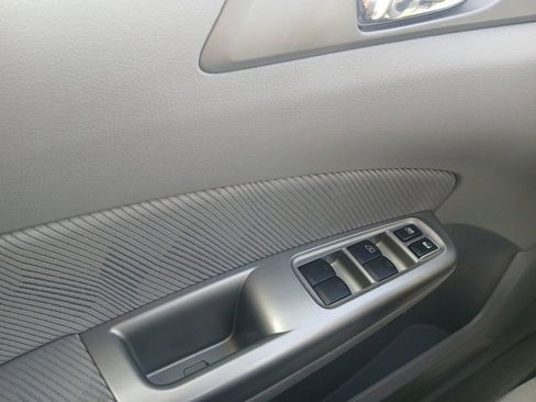 Used 2010 Subaru Forester 2.5X Premium image 21