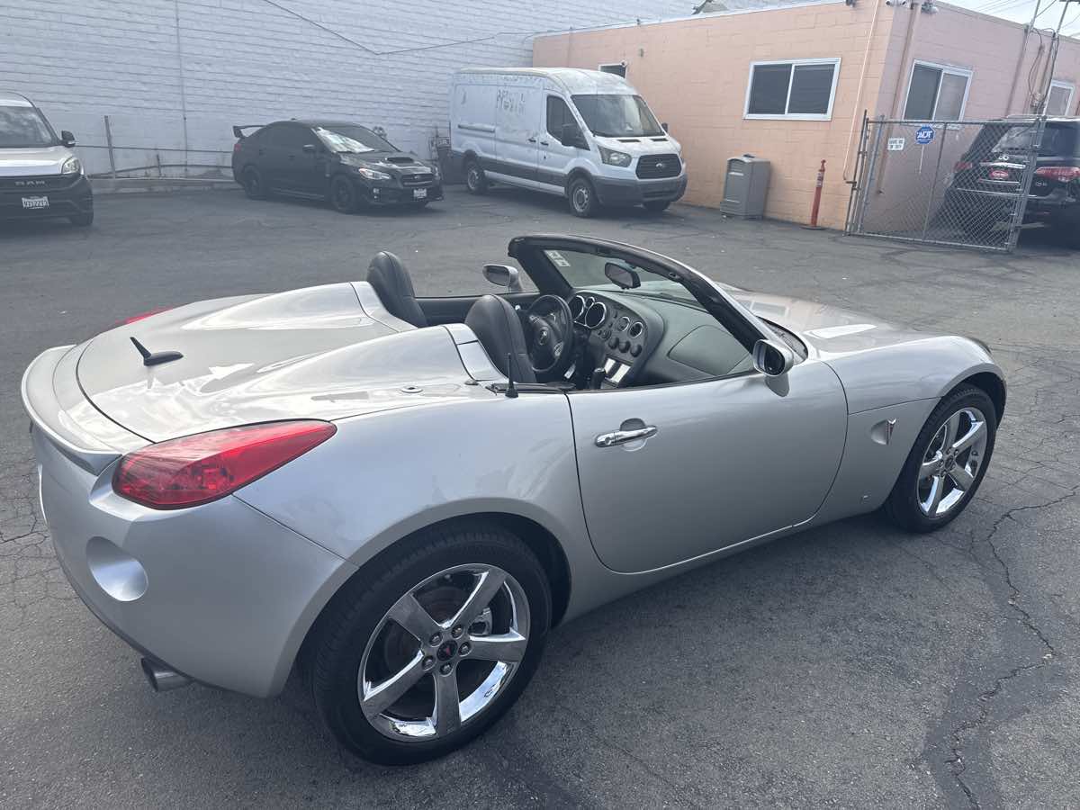 Used 2008 Pontiac Solstice Convertible w/ Premium Package RWD image 11