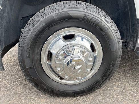 Used 2024 RAM 3500 Tradesman w/ Chrome Appearance Group image 9