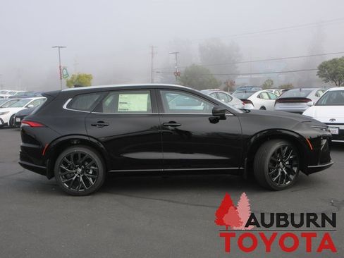 New 2025 Toyota Crown Signia image 2