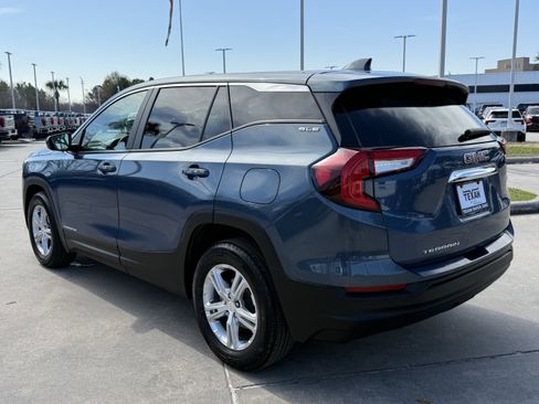 Used 2024 GMC Terrain SLE image 7