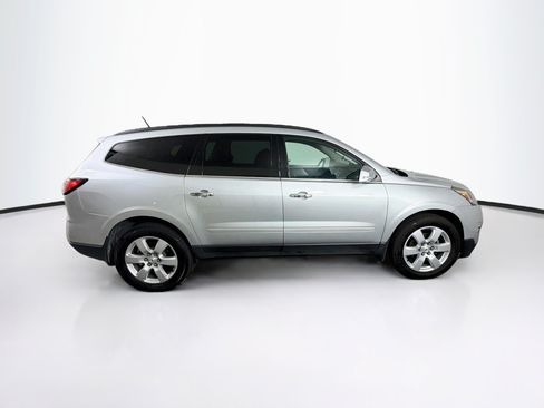 Used 2017 Chevrolet Traverse LT w/ Style and Technology Package FWD image 10
