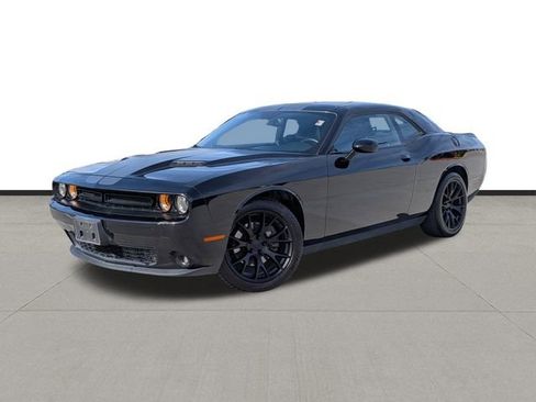 Used 2016 Dodge Challenger SXT Plus image 1