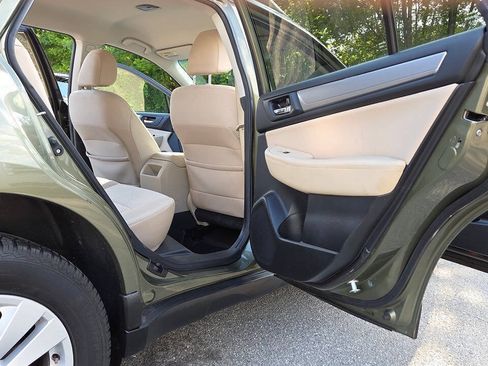Used 2016 Subaru Outback 2.5i Premium AWD/4WD image 39