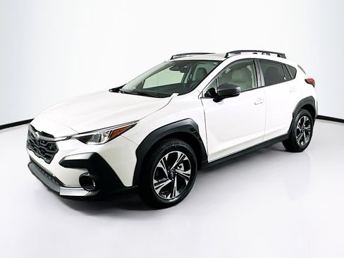 Used 2024 Subaru Crosstrek 2.0i Premium image 3