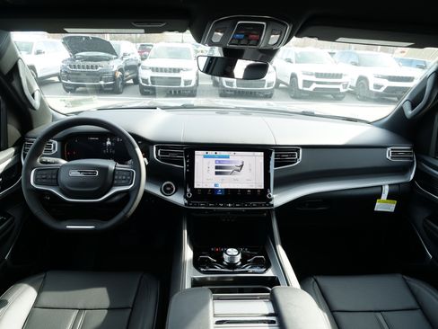 New 2026 Jeep Grand Wagoneer Limited image 18