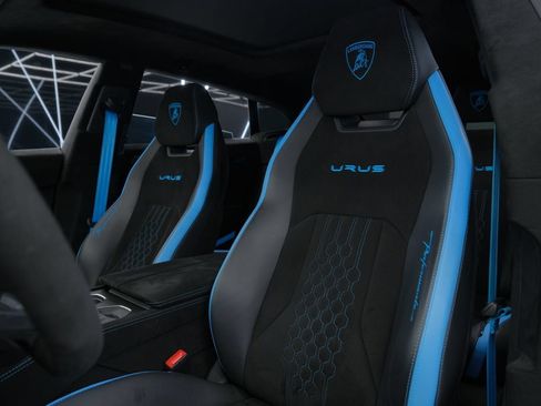 Used 2024 Lamborghini Urus Performante AWD/4WD image 8