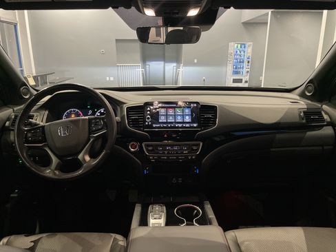 Used 2025 Honda Ridgeline Black Edition image 35