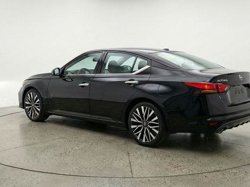 Used 2025 Nissan Altima 2.5 SV image 6