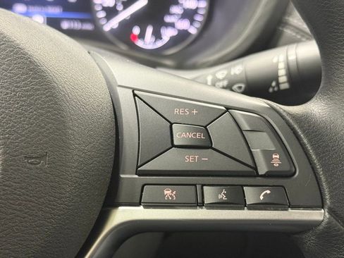 Used 2025 Nissan Sentra SV FWD image 21