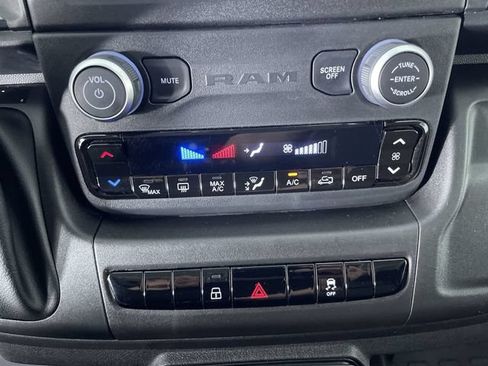 Used 2025 RAM ProMaster 2500 w/ U-Haul Equipment Group FWD image 24