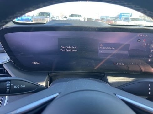 Used 2025 Buick Enclave Avenir image 15