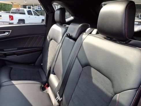Used 2022 Ford Edge ST-Line w/ Class II Trailer Tow Package AWD/4WD image 11