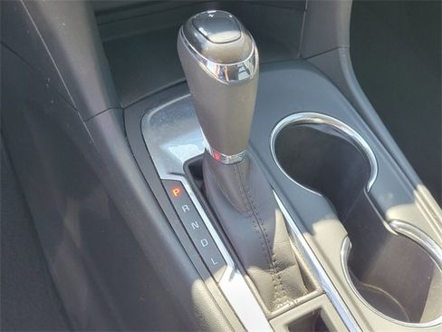 Used 2020 Chevrolet Equinox LS w/ LS Convenience Package image 23