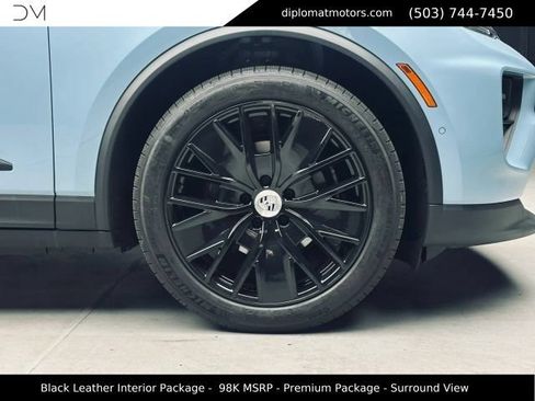 Used 2025 Porsche Macan 4 Electric AWD/4WD image 47