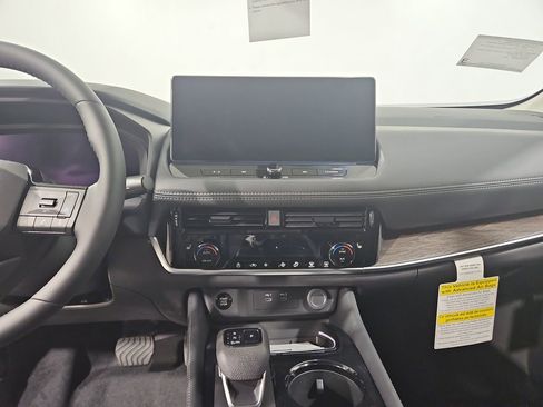 New 2026 Nissan Rogue Platinum AWD/4WD image 17