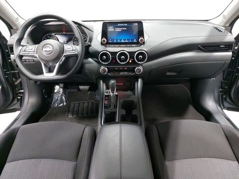 Certified 2025 Nissan Sentra SV image 9