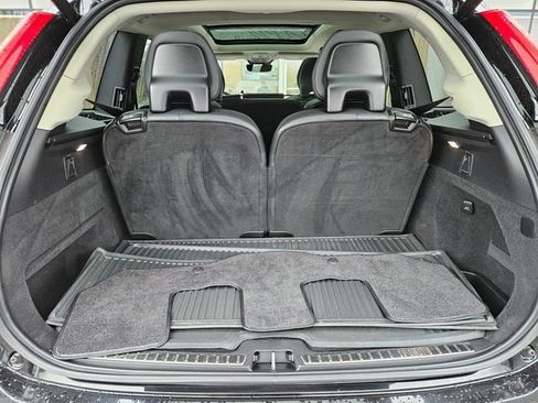 Certified 2023 Volvo XC90 T8 Plus AWD/4WD image 8