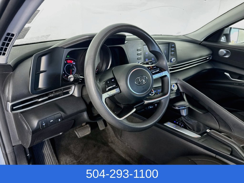 Used 2023 Hyundai Elantra SEL w/ Cargo Package FWD image 11