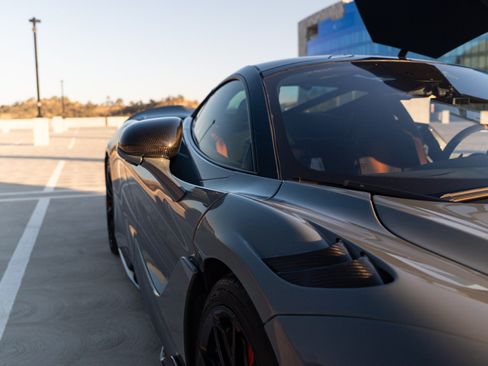 Used 2021 McLaren 765LT RWD image 30