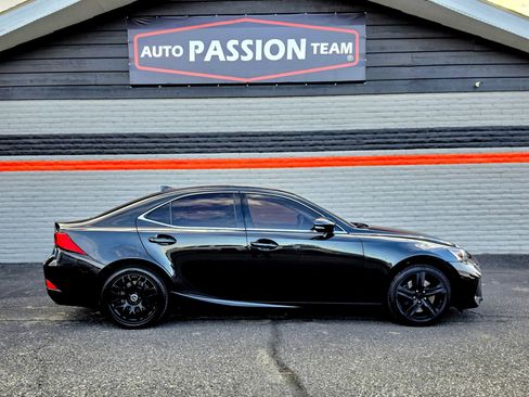 Used 2017 Lexus IS 200t w/ Premium Package RWD image 6