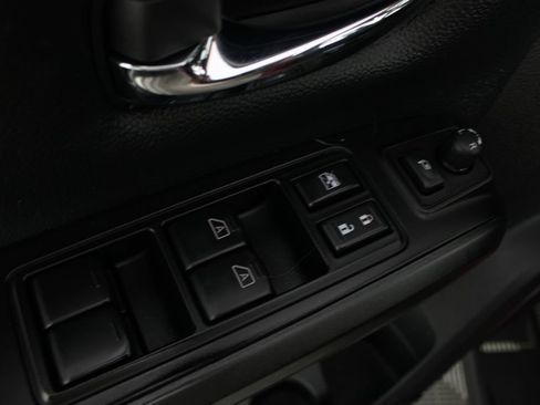 Used 2024 Nissan Titan PRO-4X w/ Pro-4x Convenience Package AWD/4WD image 18