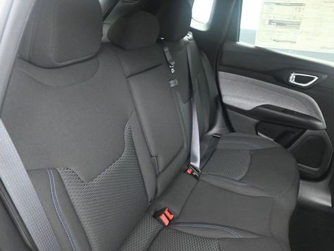 Used 2025 Jeep Compass Sport w/ Mopar Graphics Package AWD/4WD image 16
