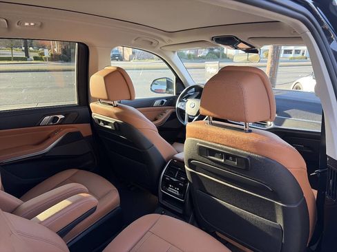 Used 2020 BMW X7 xDrive40i w/ Premium Package image 27