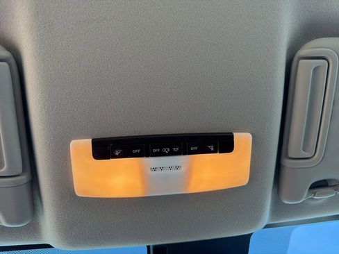 Used 2025 Nissan Versa SV image 19