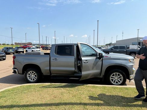 Used 2020 Chevrolet Silverado 1500 LT w/ All-Star Edition AWD/4WD image 3