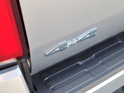 New 2025 Toyota Tacoma SR5 image 7