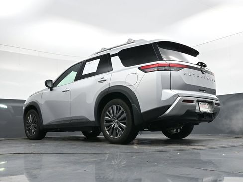 Used 2022 Nissan Pathfinder SL w/ SL Premium Package image 42