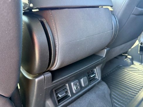 Used 2022 Chevrolet Silverado 2500 LT w/ Convenience Package image 42