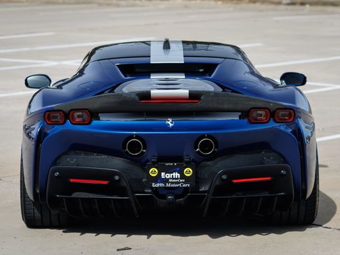 Used 2022 Ferrari SF90 Stradale image 10