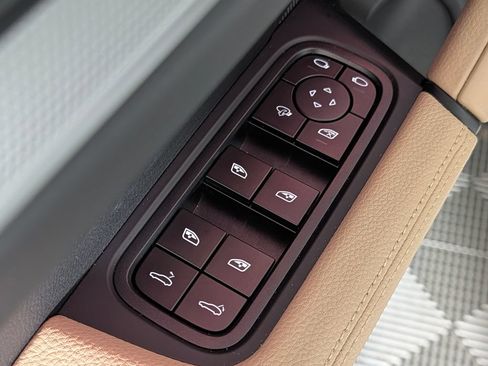Certified 2026 Porsche Cayenne AWD/4WD image 27
