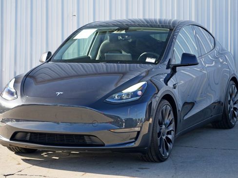 Used 2024 Tesla Model Y Performance image 50