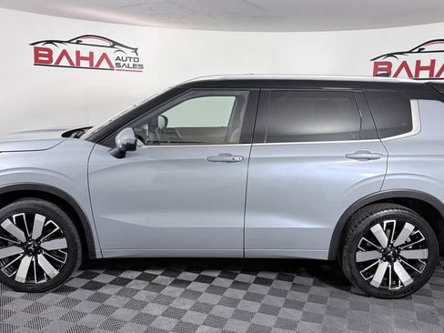 Used 2025 Mitsubishi Outlander SEL AWD/4WD image 3
