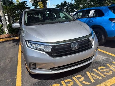 Used 2021 Honda Odyssey EX-L image 3
