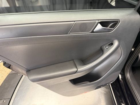 Used 2016 Volkswagen Jetta S FWD image 18