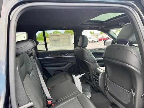 New 2026 Jeep Grand Cherokee Altitude AWD/4WD image 5