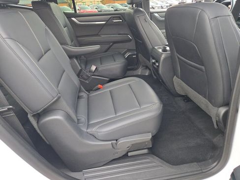 Used 2024 GMC Acadia Elevation AWD/4WD image 10