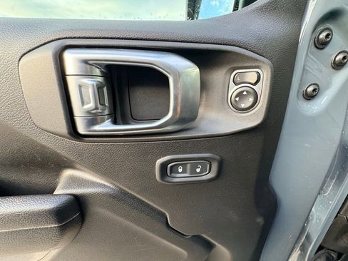 Used 2024 Jeep Wrangler Unlimited image 22