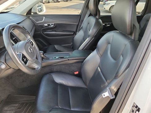 Used 2020 Volvo XC90 T5 Momentum w/ Protection Package image 16