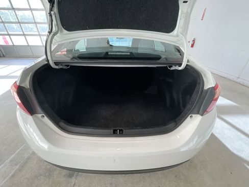 Used 2017 Toyota Corolla LE FWD image 22