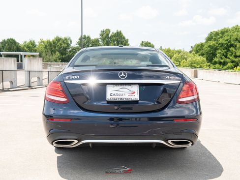 Used 2017 Mercedes-Benz E 300 4MATIC image 6