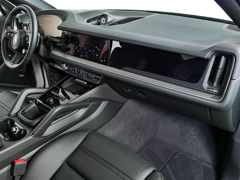 New 2026 Porsche Cayenne Coupe AWD/4WD image 25
