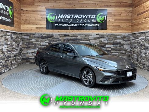 Certified 2025 Hyundai Elantra SEL w/ Cargo Package image 1