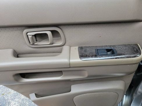 Used 2004 Nissan Pathfinder LE Platinum RWD image 8