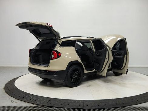 Used 2023 GMC Terrain SLE w/ Driver Convenience Package FWD image 16