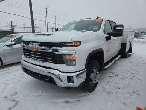Used 2024 Chevrolet Silverado 3500 LT w/ Convenience Package image 1